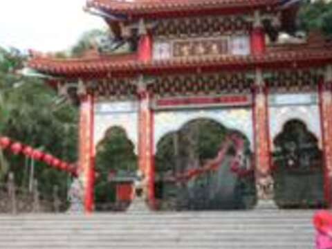 2-day family light travel at Shilin