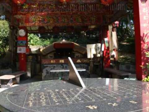 2-day family light travel at Shilin